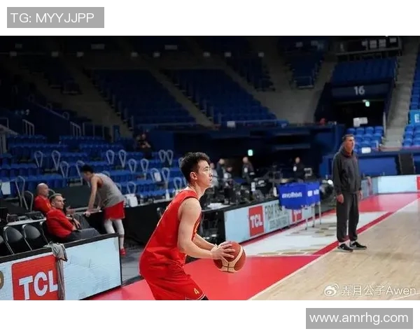 中国男篮客场挑战日本队全力争胜展现实力与团队精神